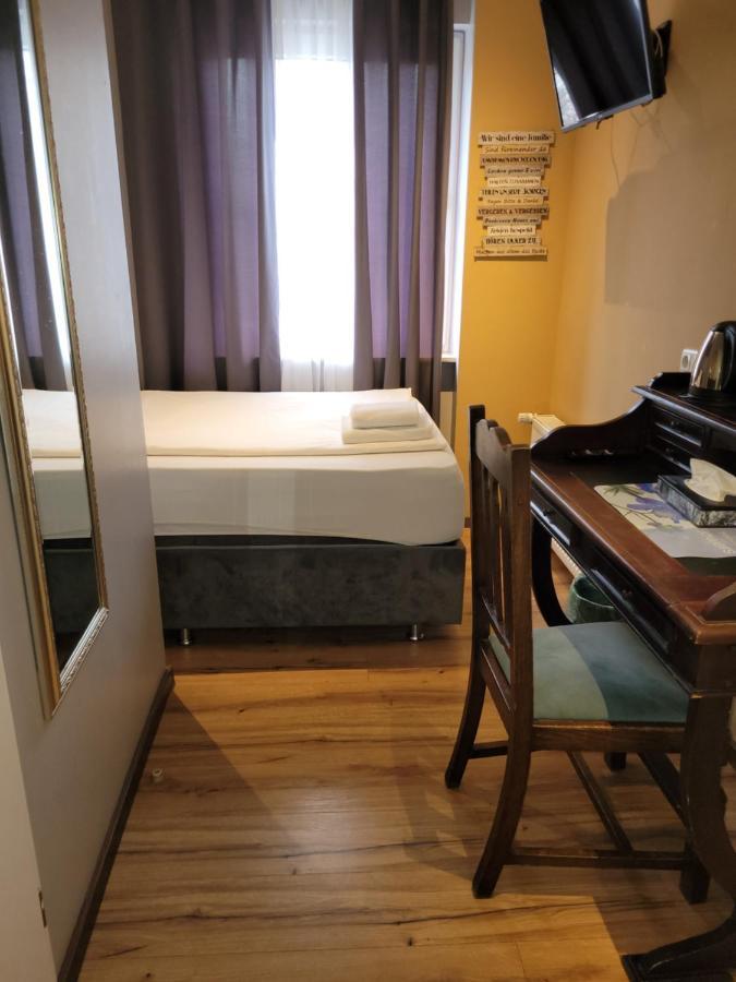 Hotel Franken An Der Messe Francfort-sur-le-Main Extérieur photo