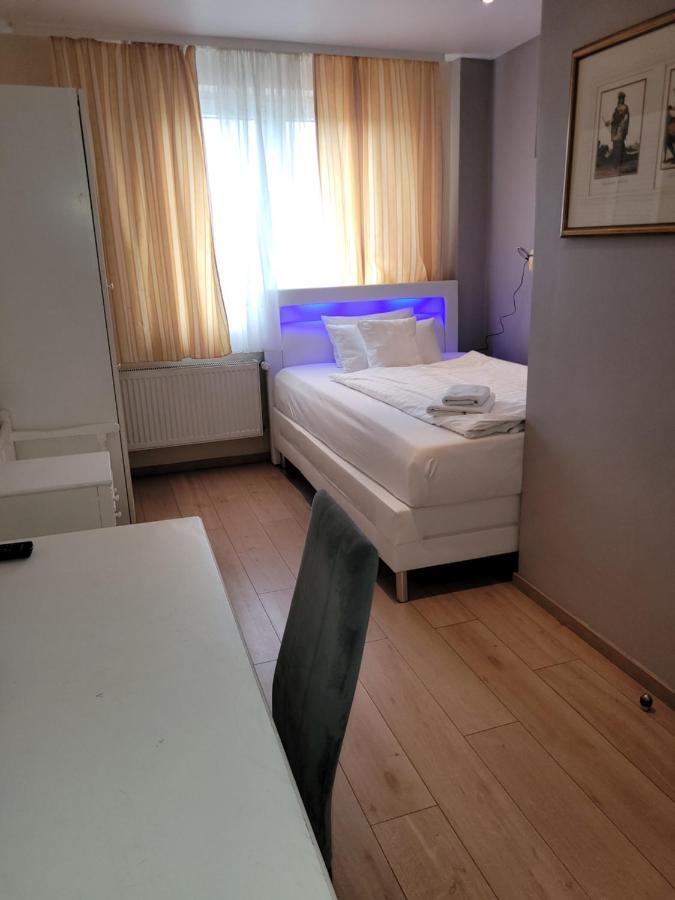 Hotel Franken An Der Messe Francfort-sur-le-Main Extérieur photo