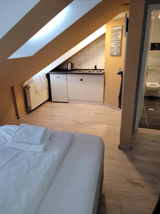 Hotel Franken An Der Messe Francfort-sur-le-Main Extérieur photo
