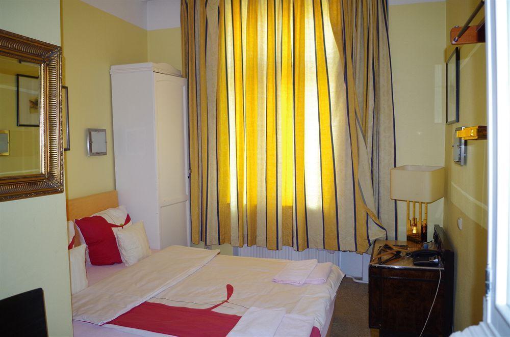 Hotel Franken An Der Messe Francfort-sur-le-Main Extérieur photo