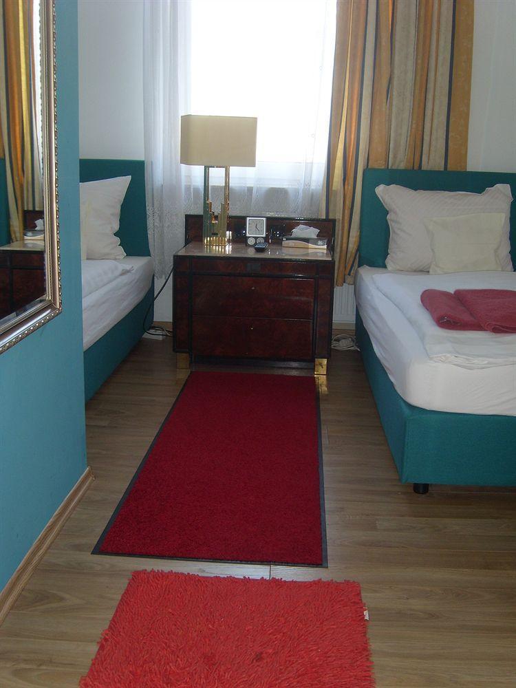Hotel Franken An Der Messe Francfort-sur-le-Main Extérieur photo